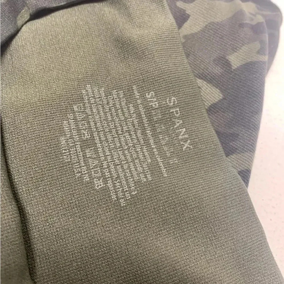 Spanx Leggings Look At Me Now Seamless Camo Camouflage Green Black Size Small - Picture 6 of 7